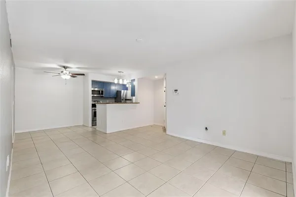 $1,600 | 5112 Conroy Road, Unit 311, Orlando, FL 32811