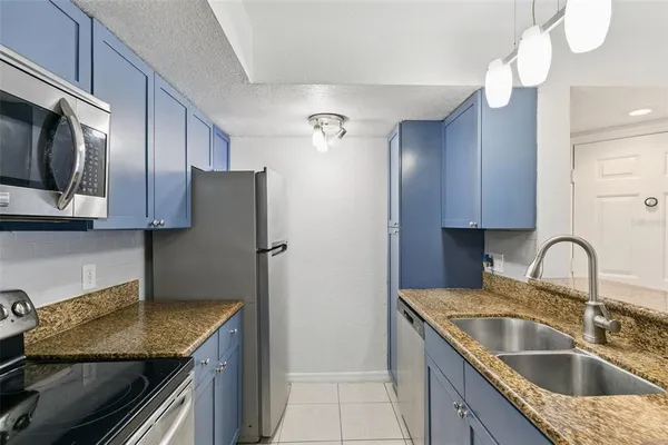 $1,600 | 5112 Conroy Road, Unit 311, Orlando, FL 32811