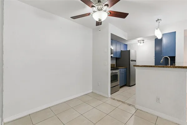 $1,600 | 5112 Conroy Road, Unit 311, Orlando, FL 32811