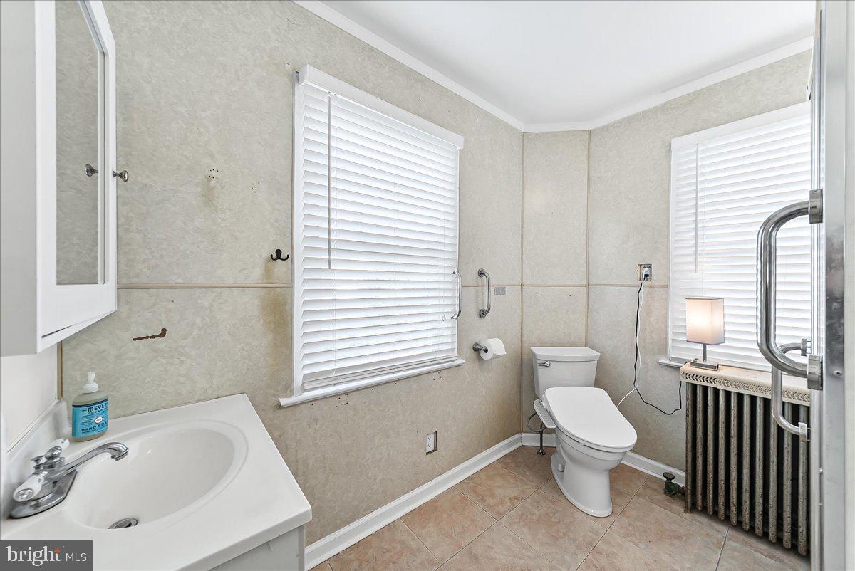 3907 Bethel Road Upper Chichester, PA 19061 - Photo 13 of 37 1st Floor Primary Bath