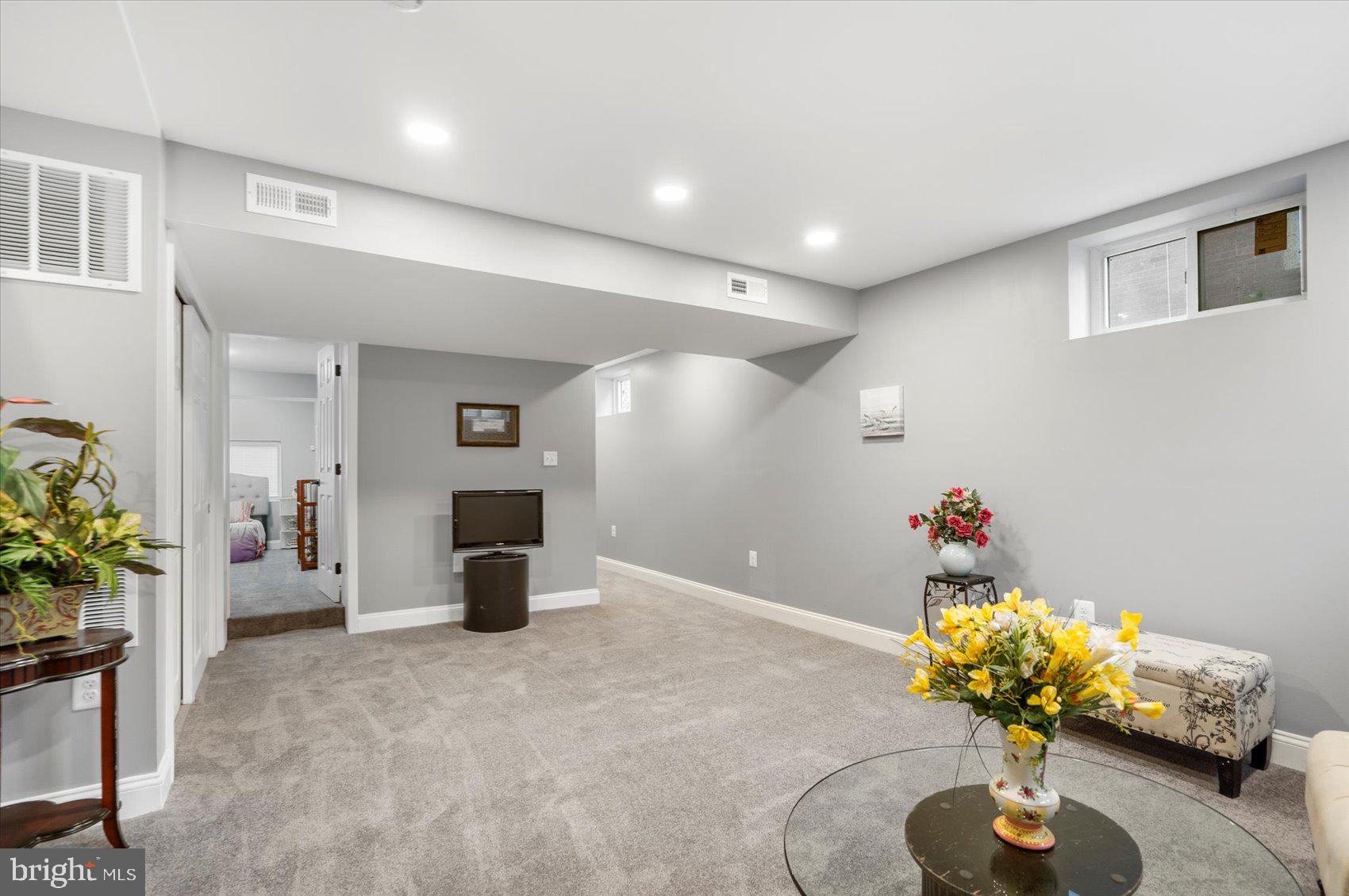 975 North Hill Road Baltimore, MD 21218 - Photo 36 of 42