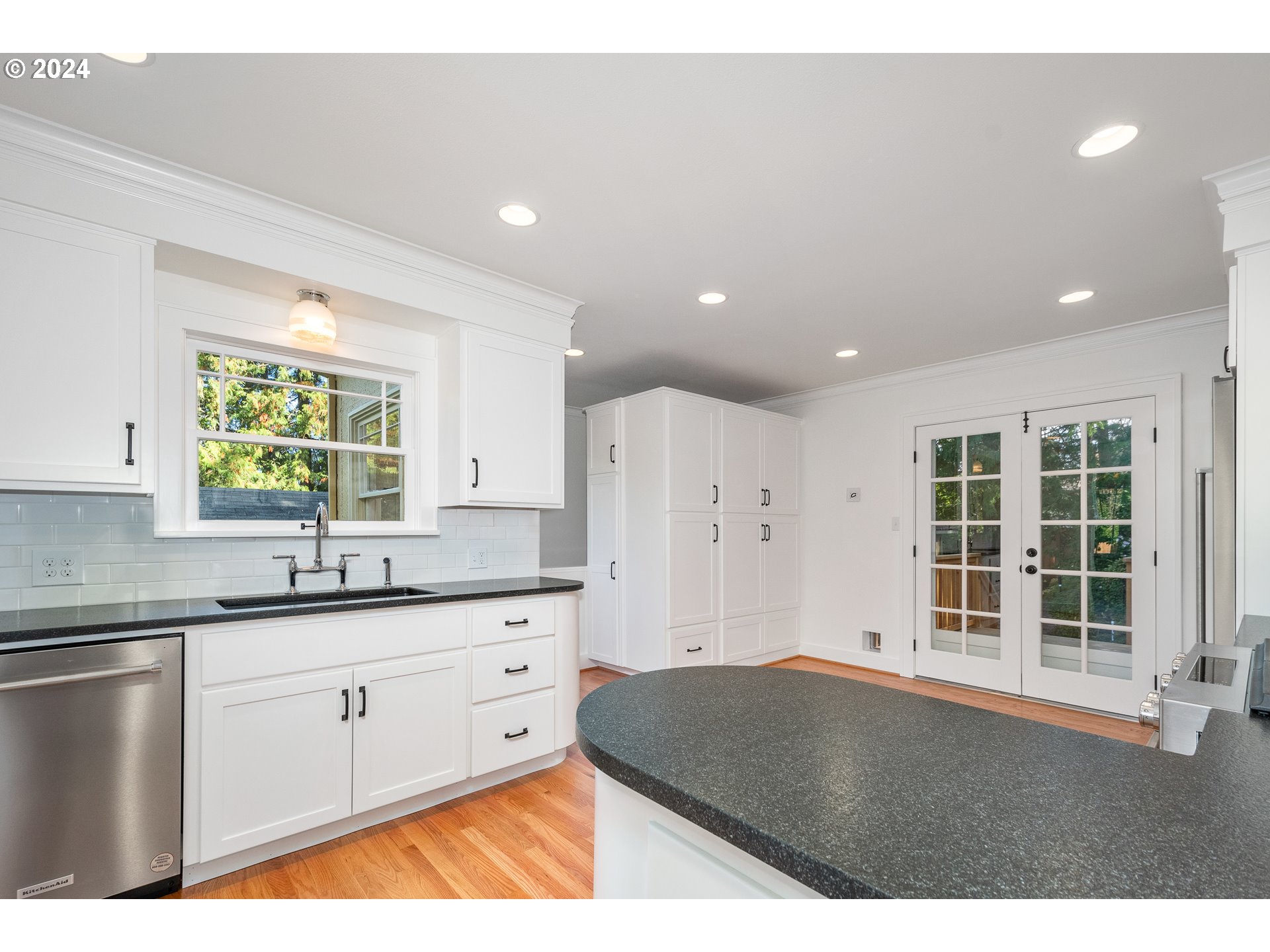 8922 Southwest Capitol Highway Portland, OR 97219 - Photo 19 of 44