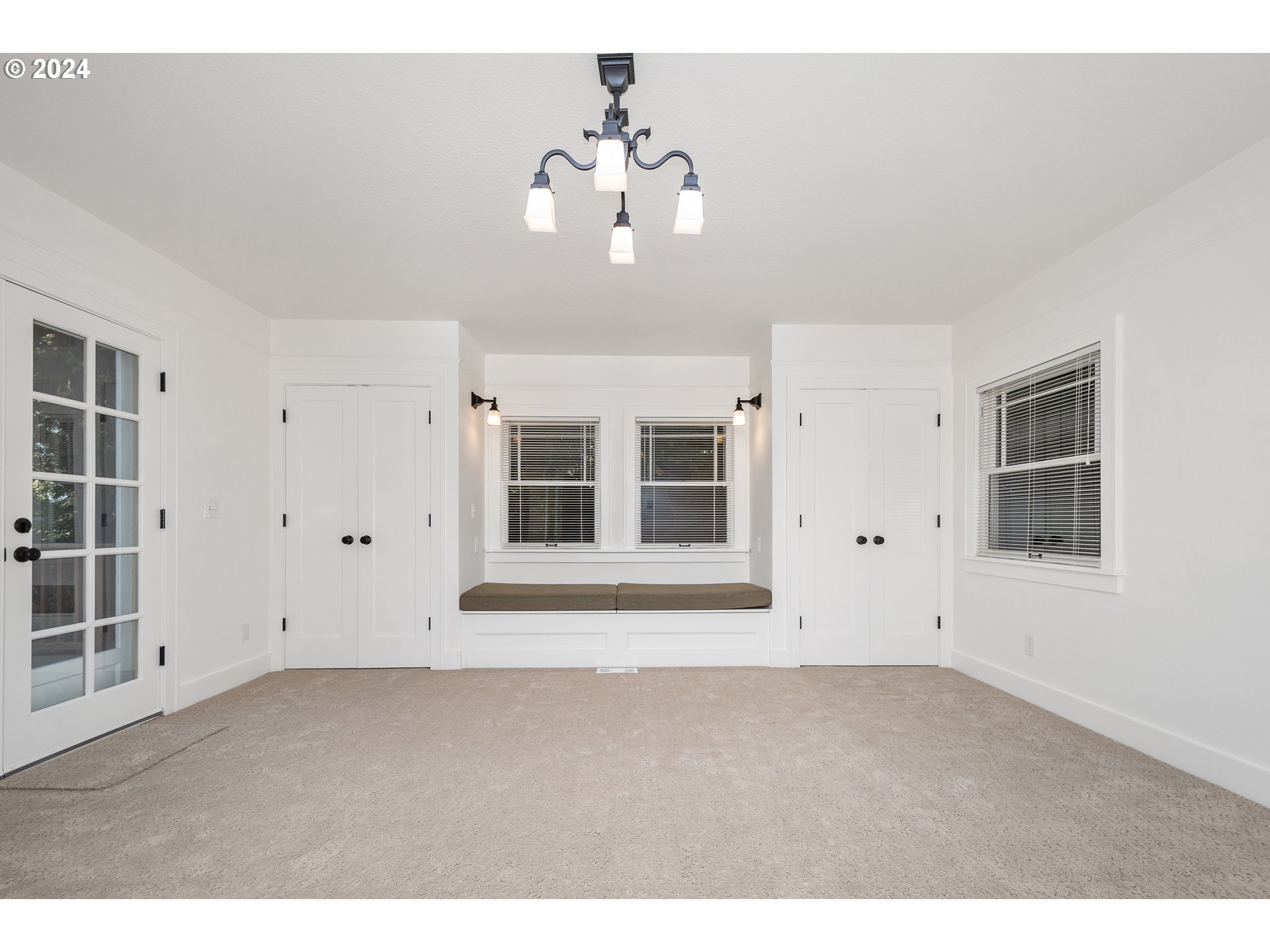 8922 Southwest Capitol Highway Portland, OR 97219 - Photo 21 of 44