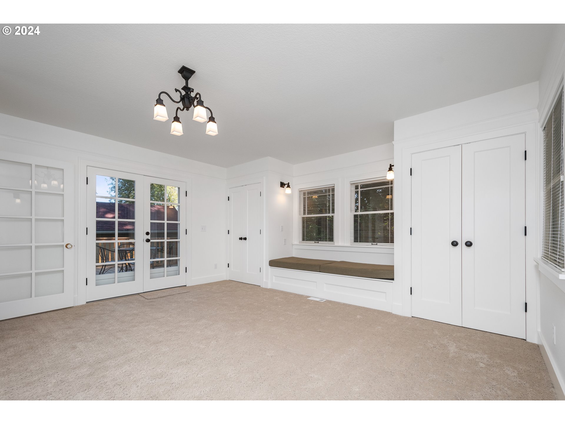 8922 Southwest Capitol Highway Portland, OR 97219 - Photo 22 of 44