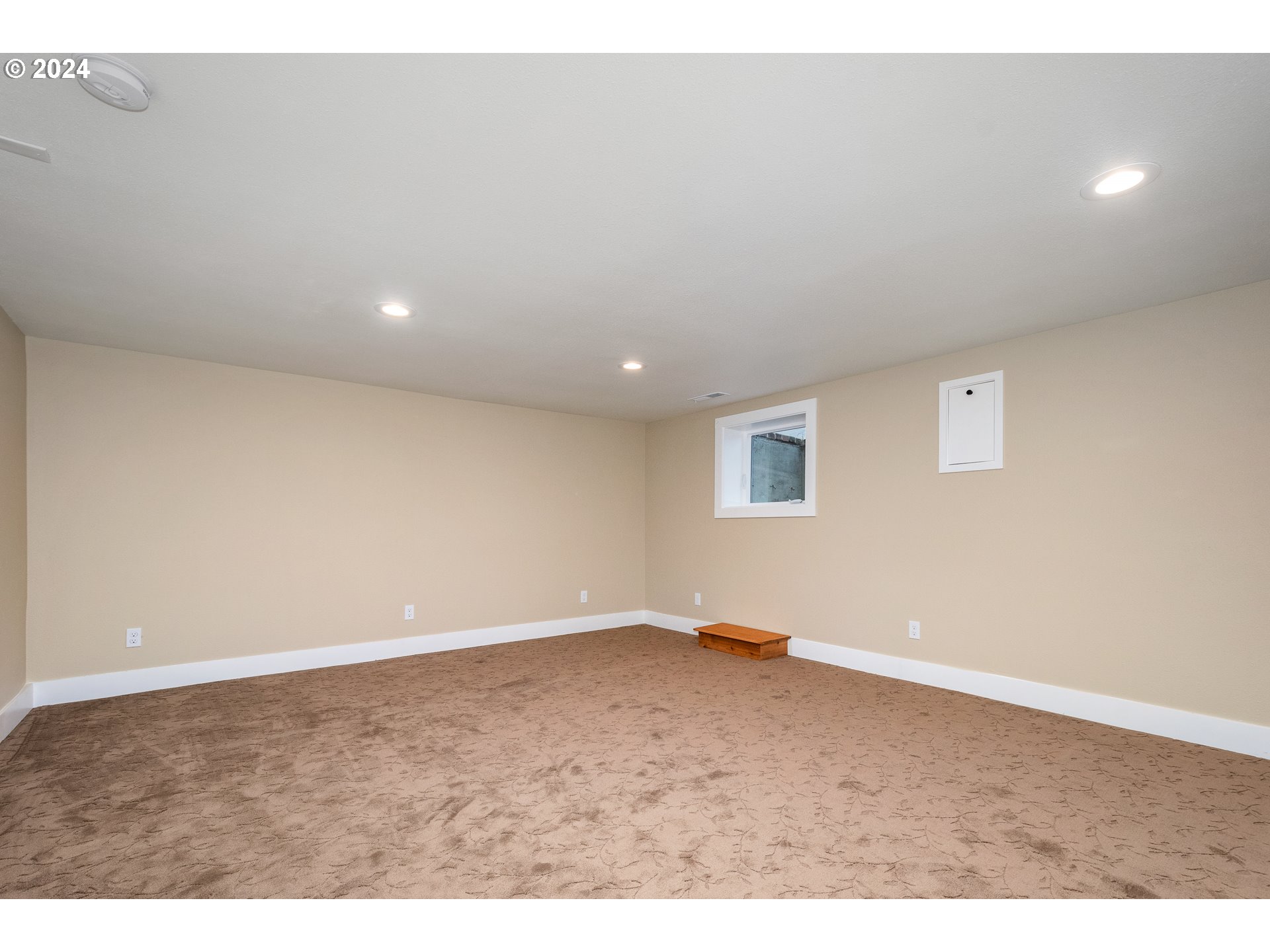 8922 Southwest Capitol Highway Portland, OR 97219 - Photo 26 of 44