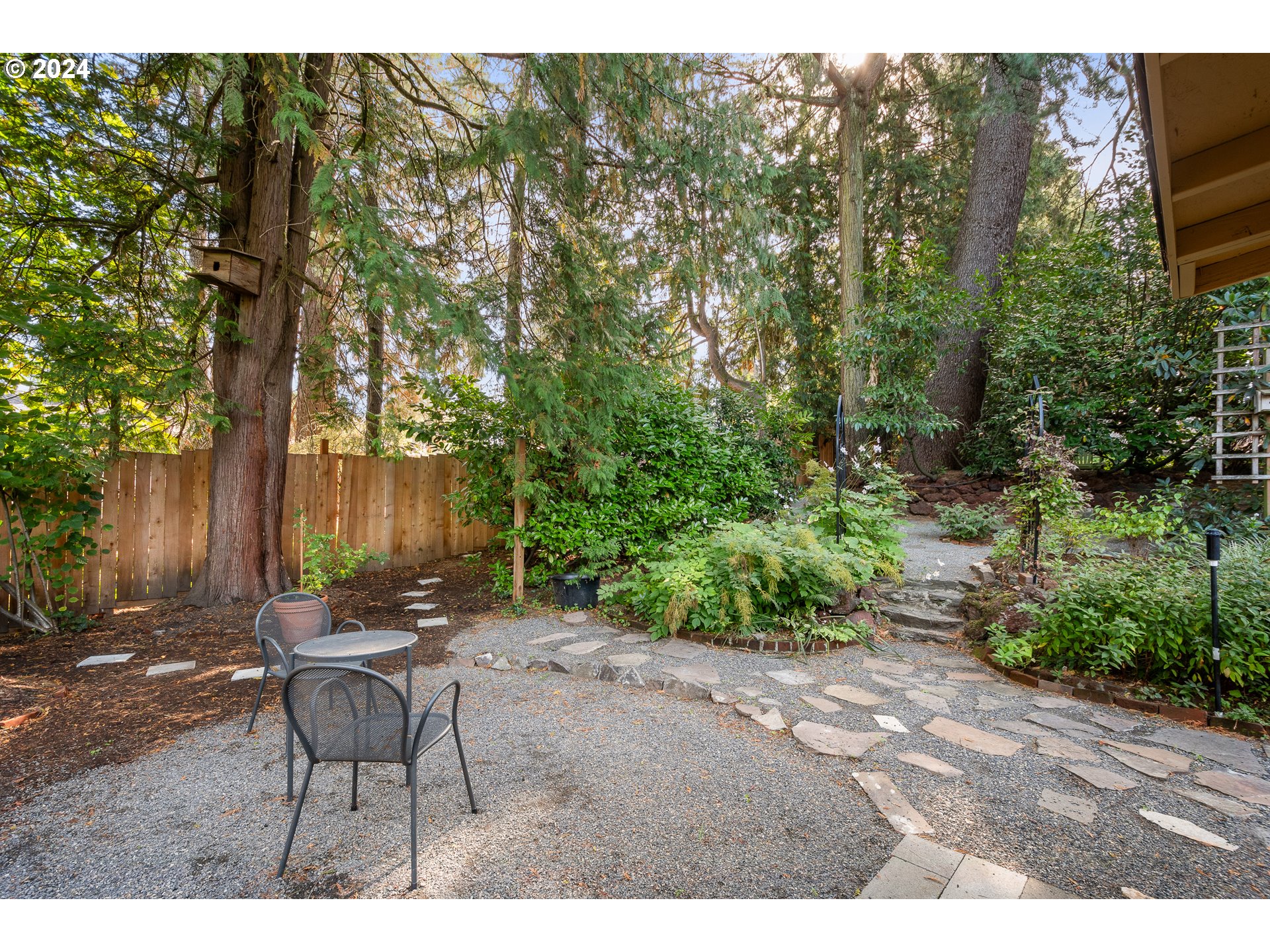 8922 Southwest Capitol Highway Portland, OR 97219 - Photo 36 of 44