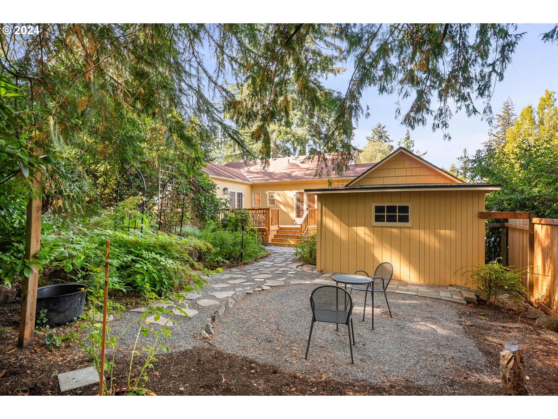 8922 Southwest Capitol Highway Portland, OR 97219 - Photo 38 of 44