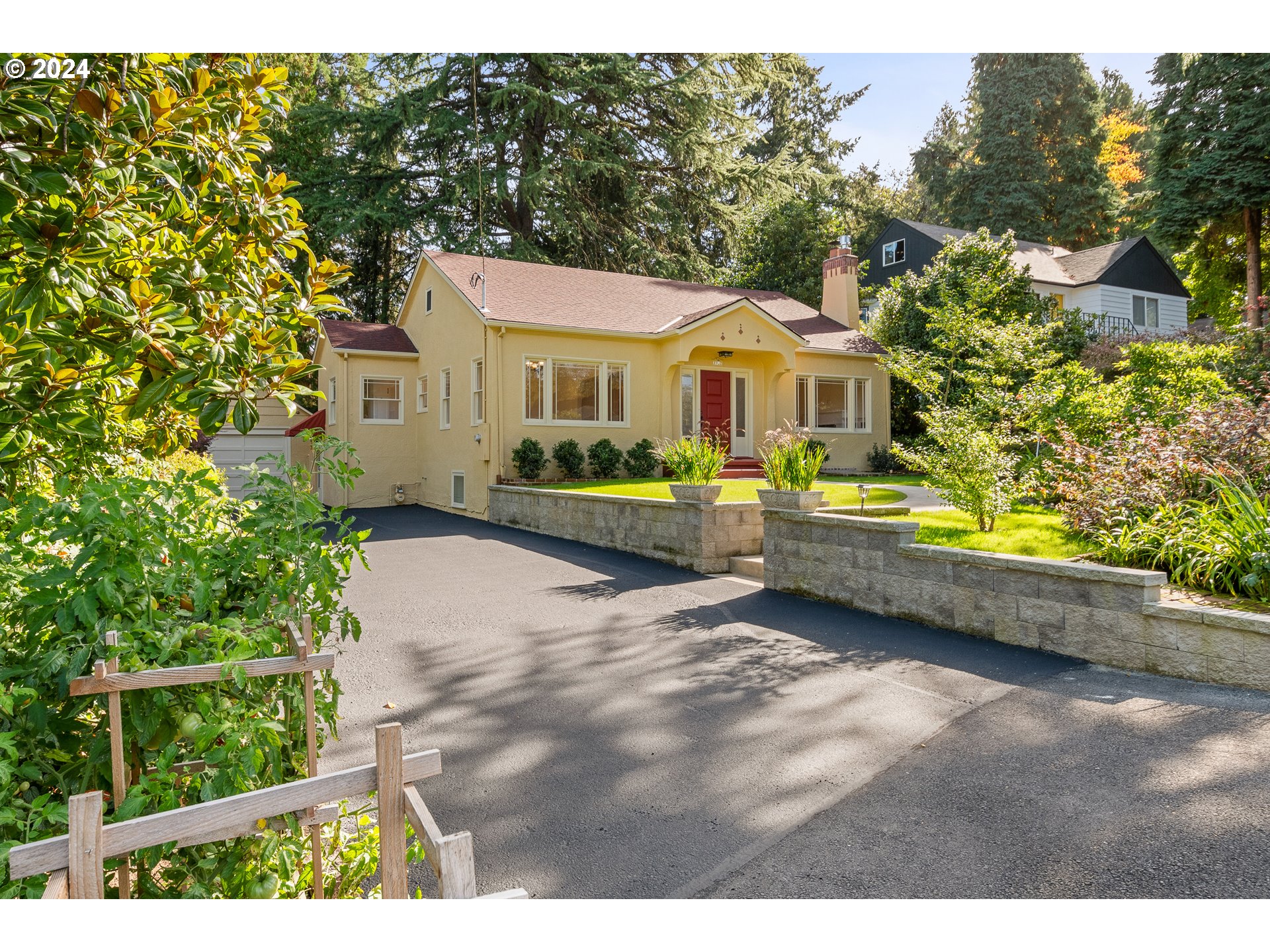 8922 Southwest Capitol Highway Portland, OR 97219 - Photo 41 of 44