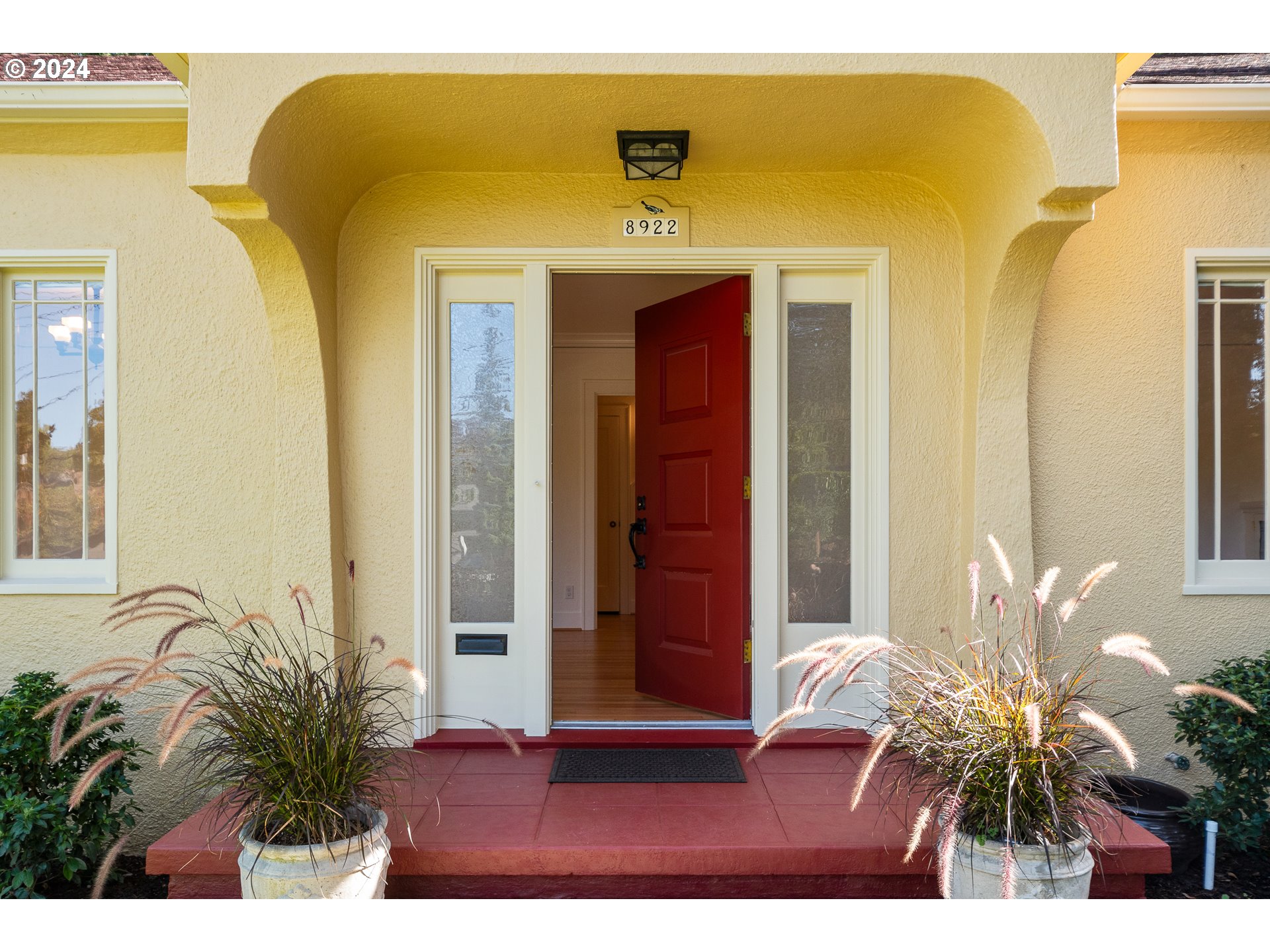 8922 Southwest Capitol Highway Portland, OR 97219 - Photo 5 of 44