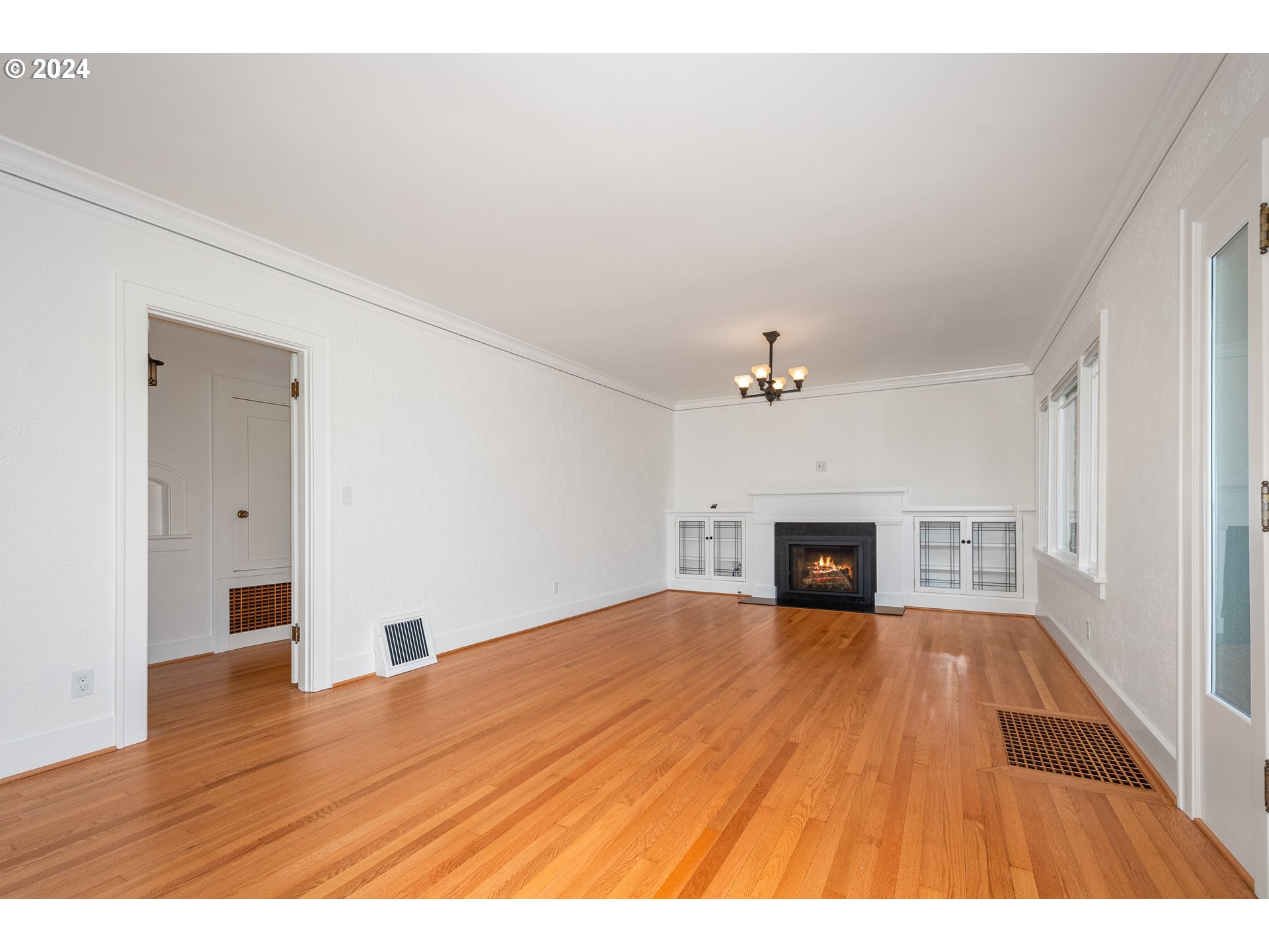 8922 Southwest Capitol Highway Portland, OR 97219 - Photo 8 of 44