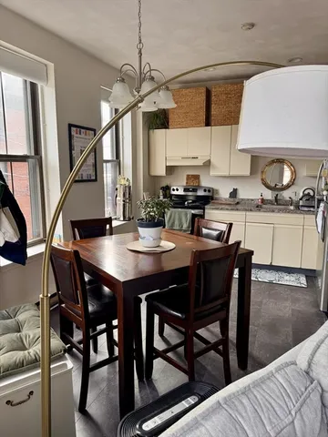 $1,950 | 26 Beacon Street, Unit 4, Chelsea, MA 02150