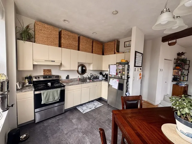 $1,950 | 26 Beacon Street, Unit 4, Chelsea, MA 02150