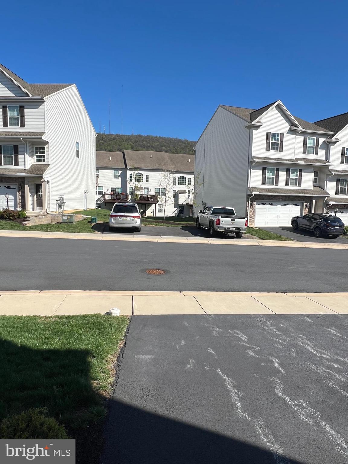 2317 Bartlett Road Harrisburg, PA 17110 - Photo 6 of 59