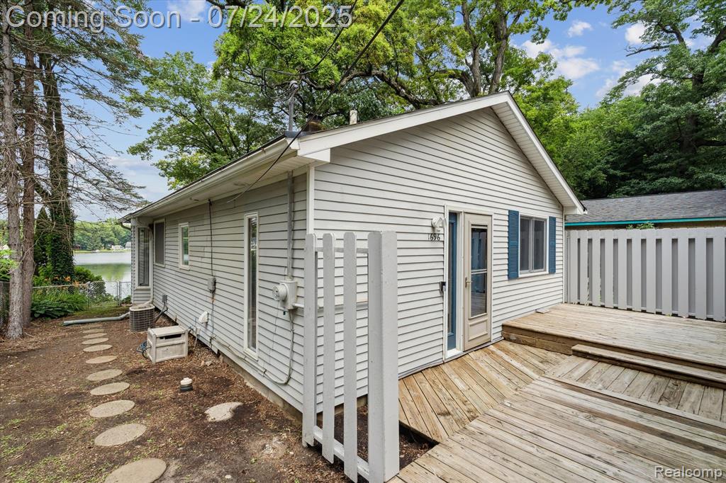 1696 Clark Lake Road Brighton, MI 48114 - Photo 37 of 58