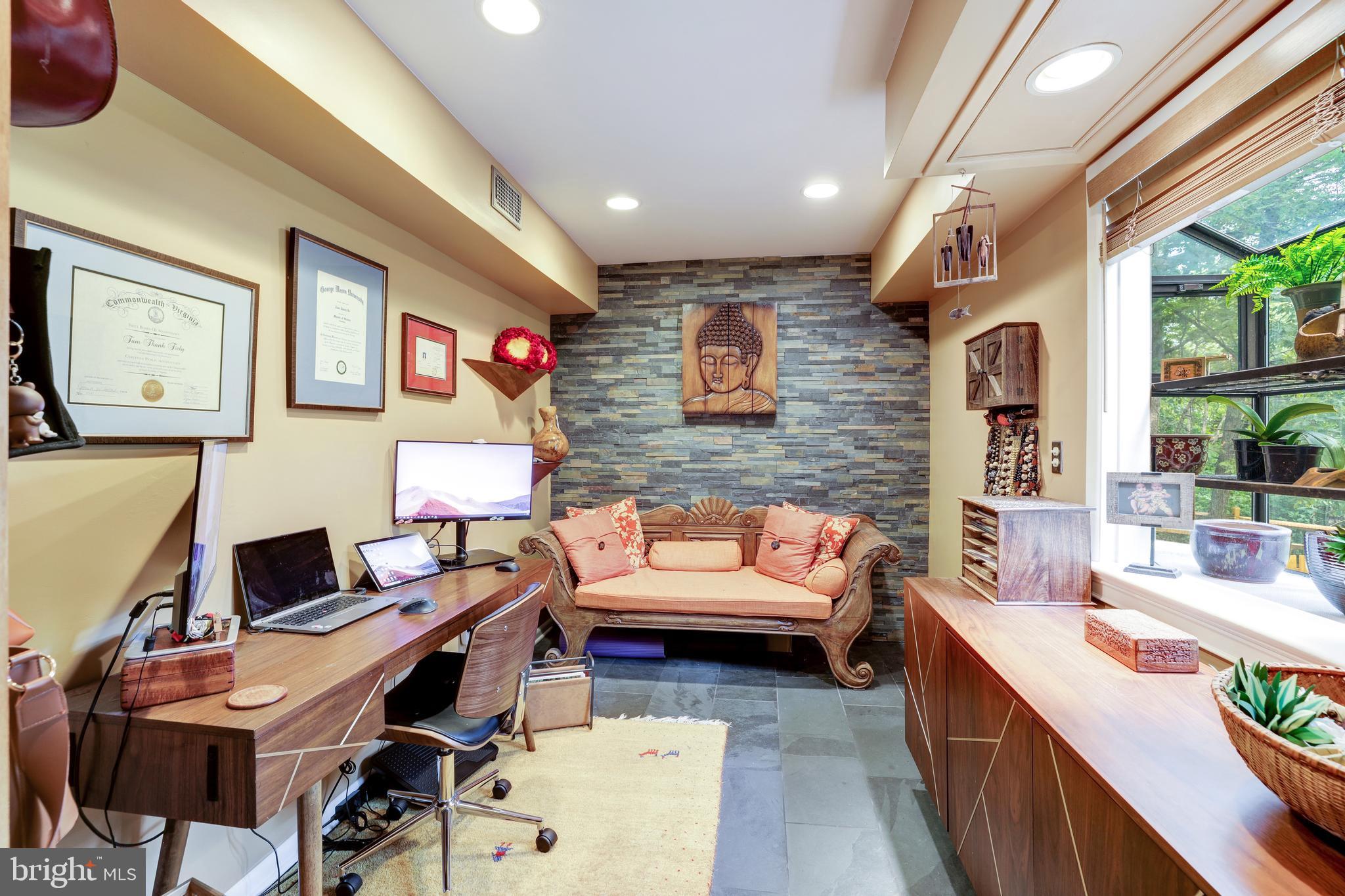 1407 Aldenham Lane Reston, VA 20190 - Photo 11 of 56 Office/hobby room