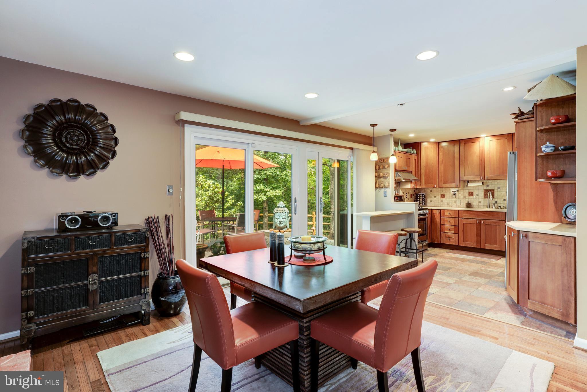 1407 Aldenham Lane Reston, VA 20190 - Photo 15 of 56 Dining room/kitchen