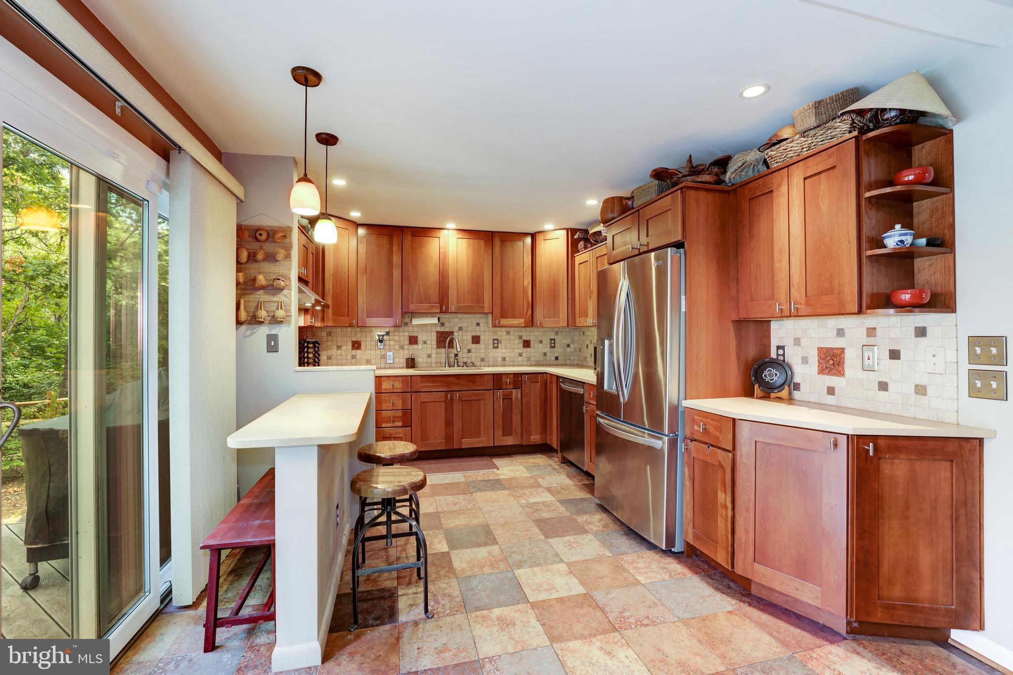 1407 Aldenham Lane Reston, VA 20190 - Photo 17 of 56 kitchen