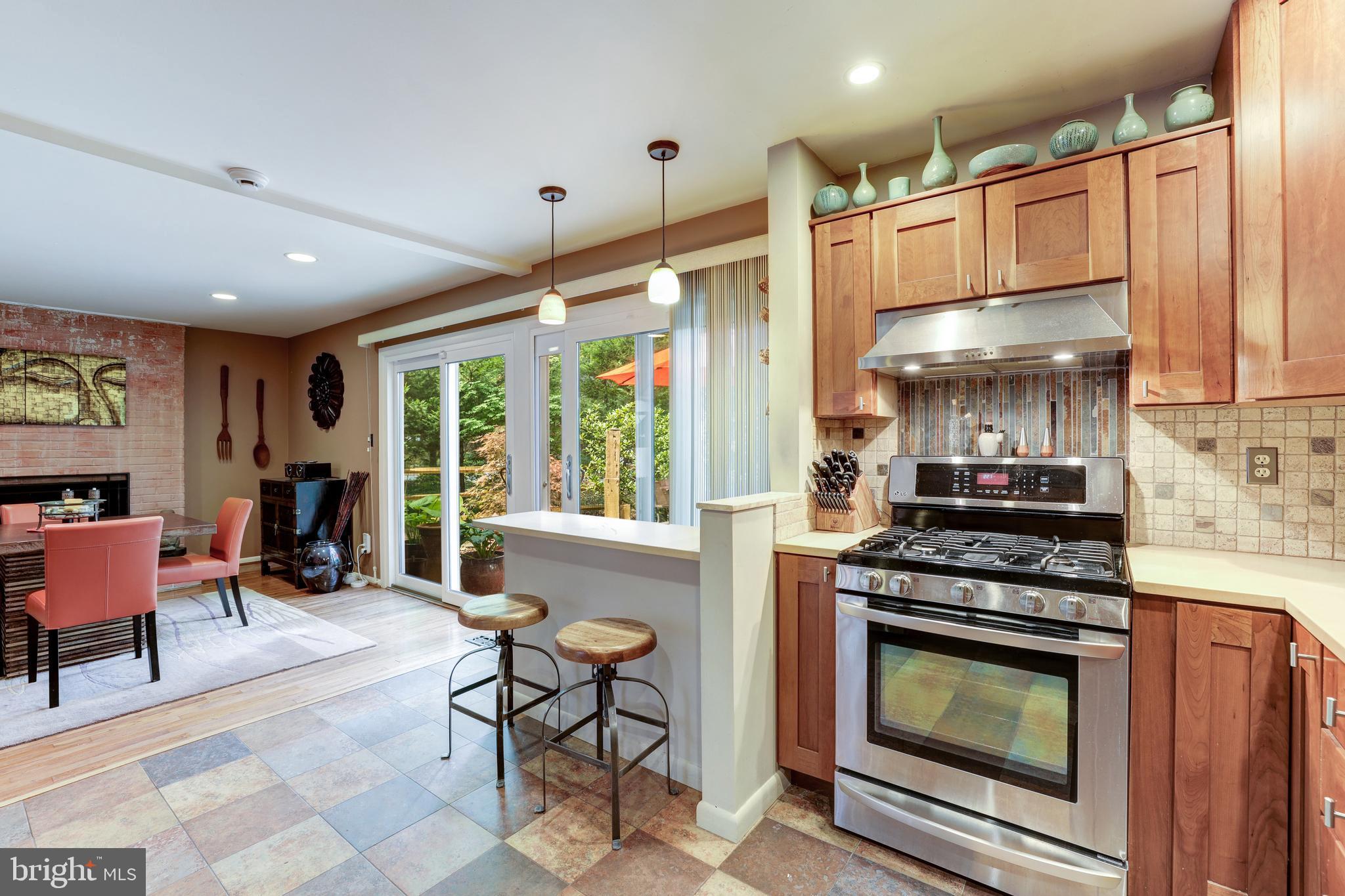 1407 Aldenham Lane Reston, VA 20190 - Photo 24 of 56 Kitchen/Dining with easy access to the backyard