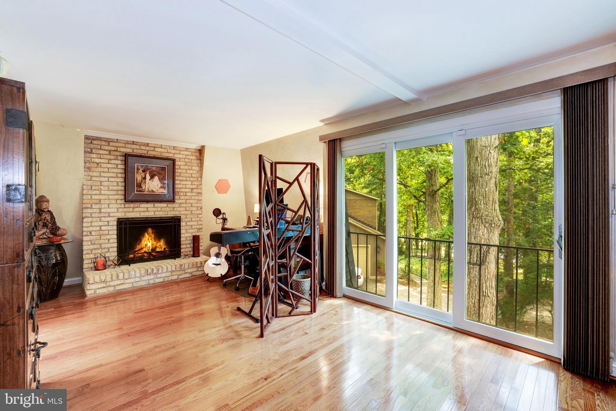 1407 Aldenham Lane Reston, VA 20190 - Photo 30 of 56 Sitting area/ Office