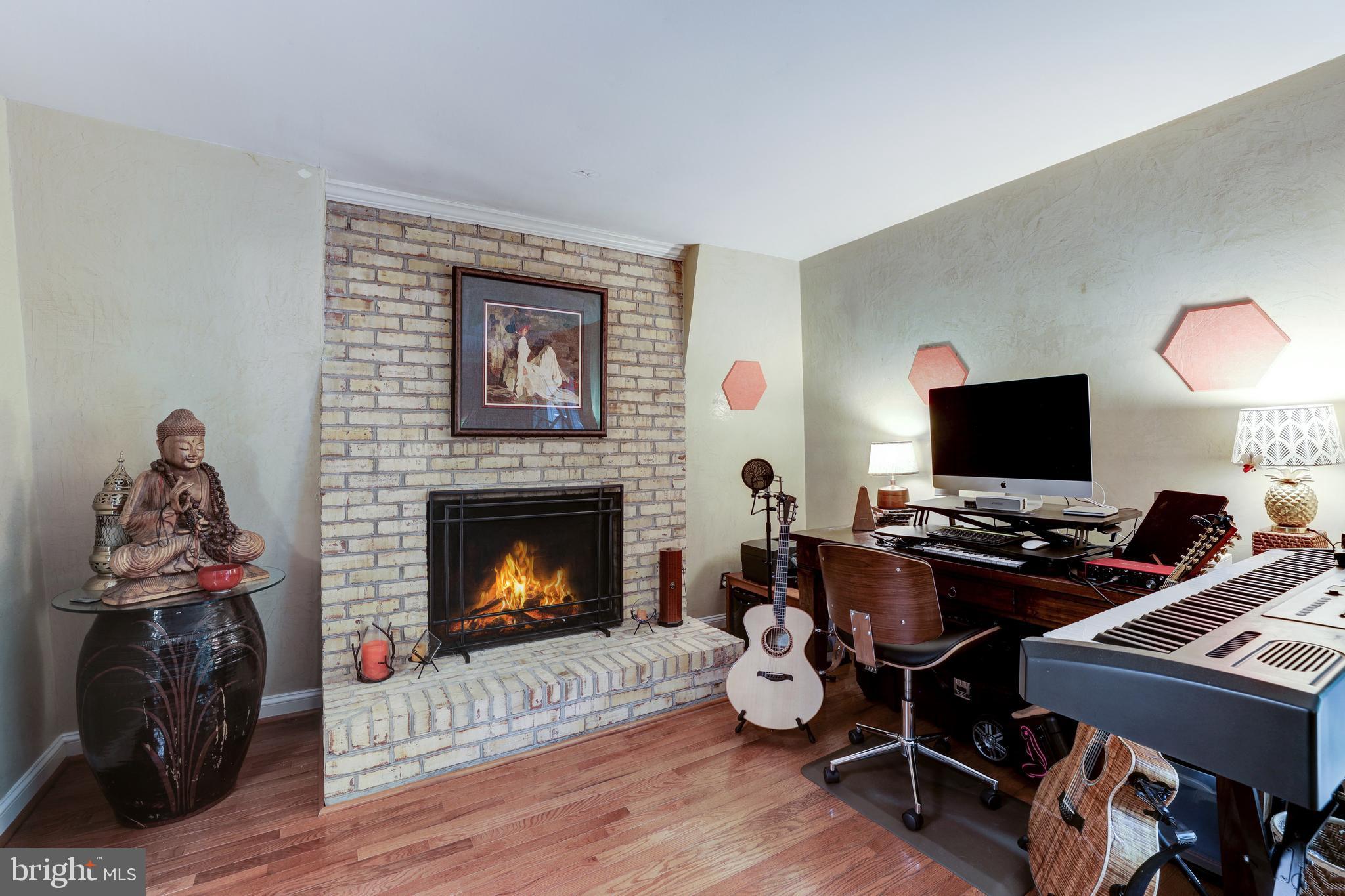1407 Aldenham Lane Reston, VA 20190 - Photo 32 of 56 Gas log fireplace