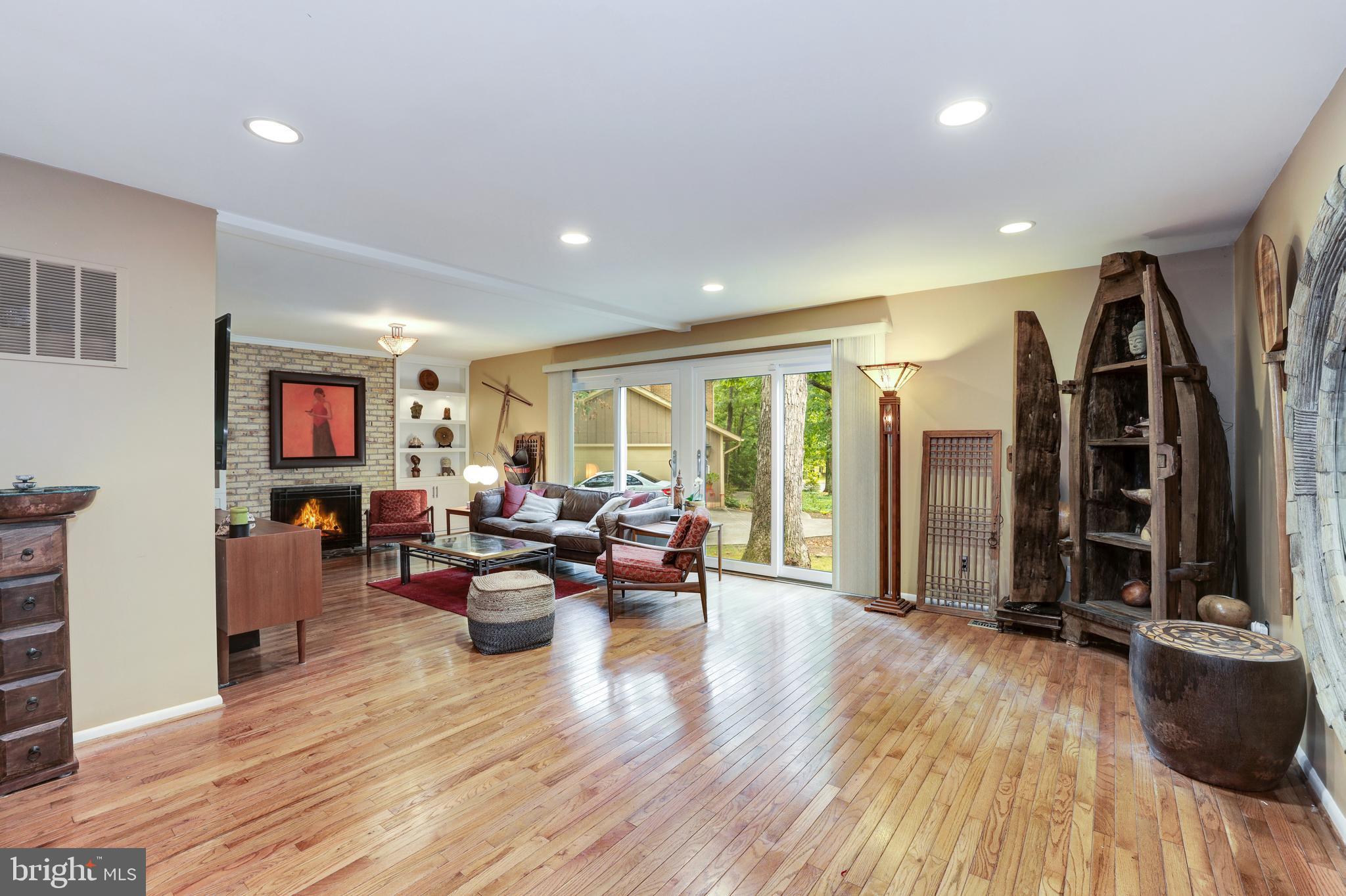 1407 Aldenham Lane Reston, VA 20190 - Photo 5 of 56