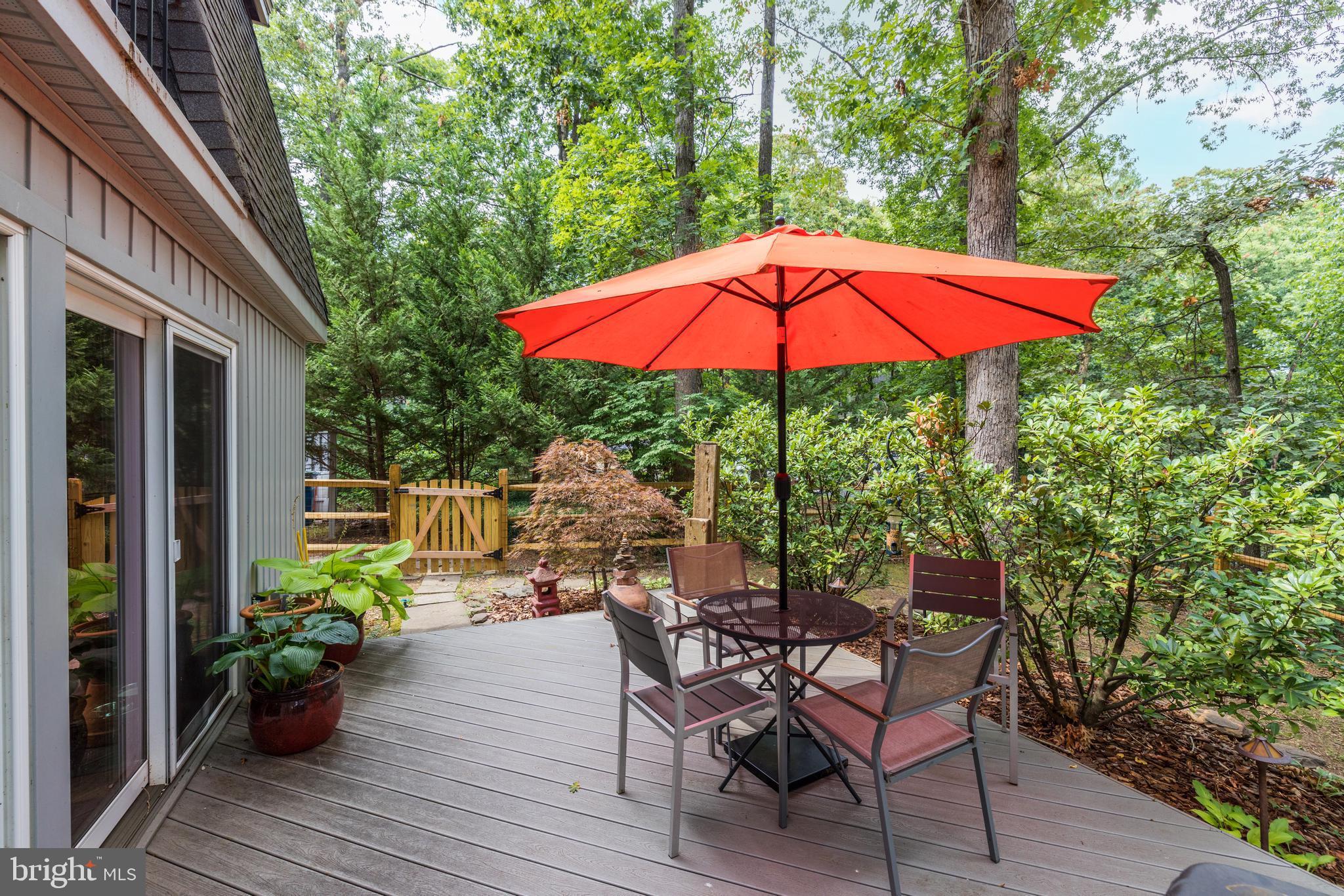 1407 Aldenham Lane Reston, VA 20190 - Photo 45 of 56 TREX Deck