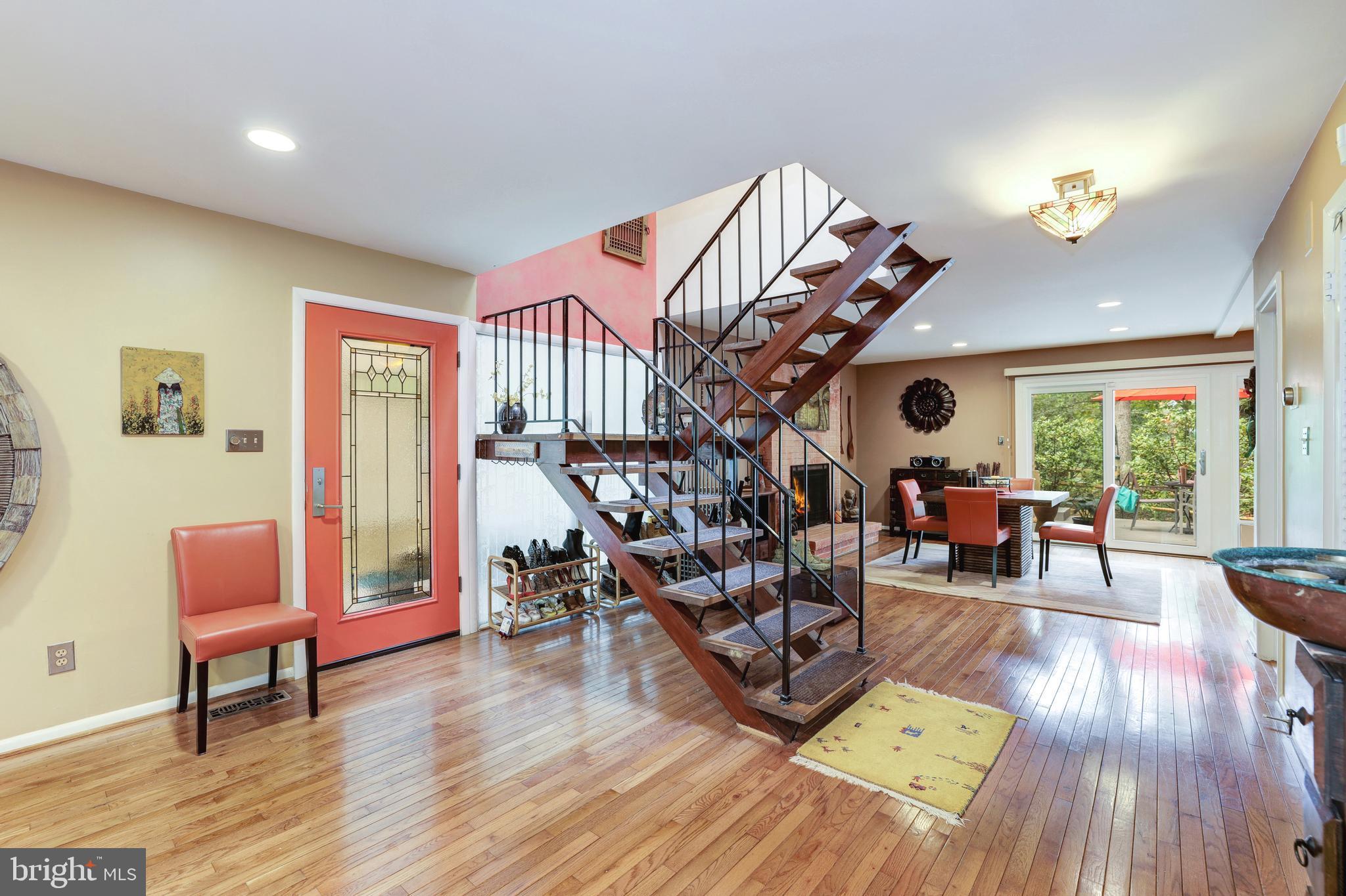 1407 Aldenham Lane Reston, VA 20190 - Photo 6 of 56