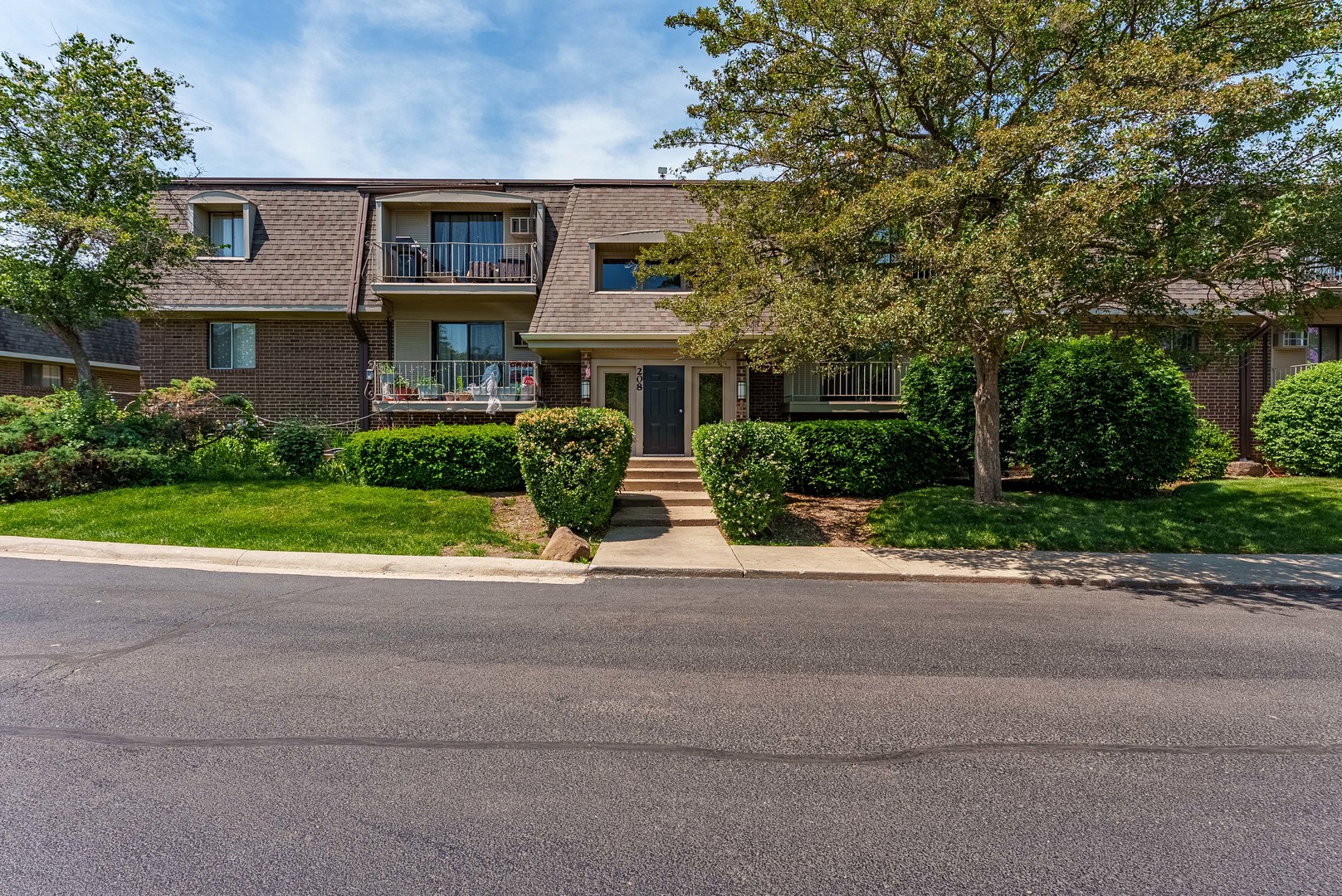 208 East Bailey Road, Unit H Naperville, IL 60565 - Photo 1 of 30