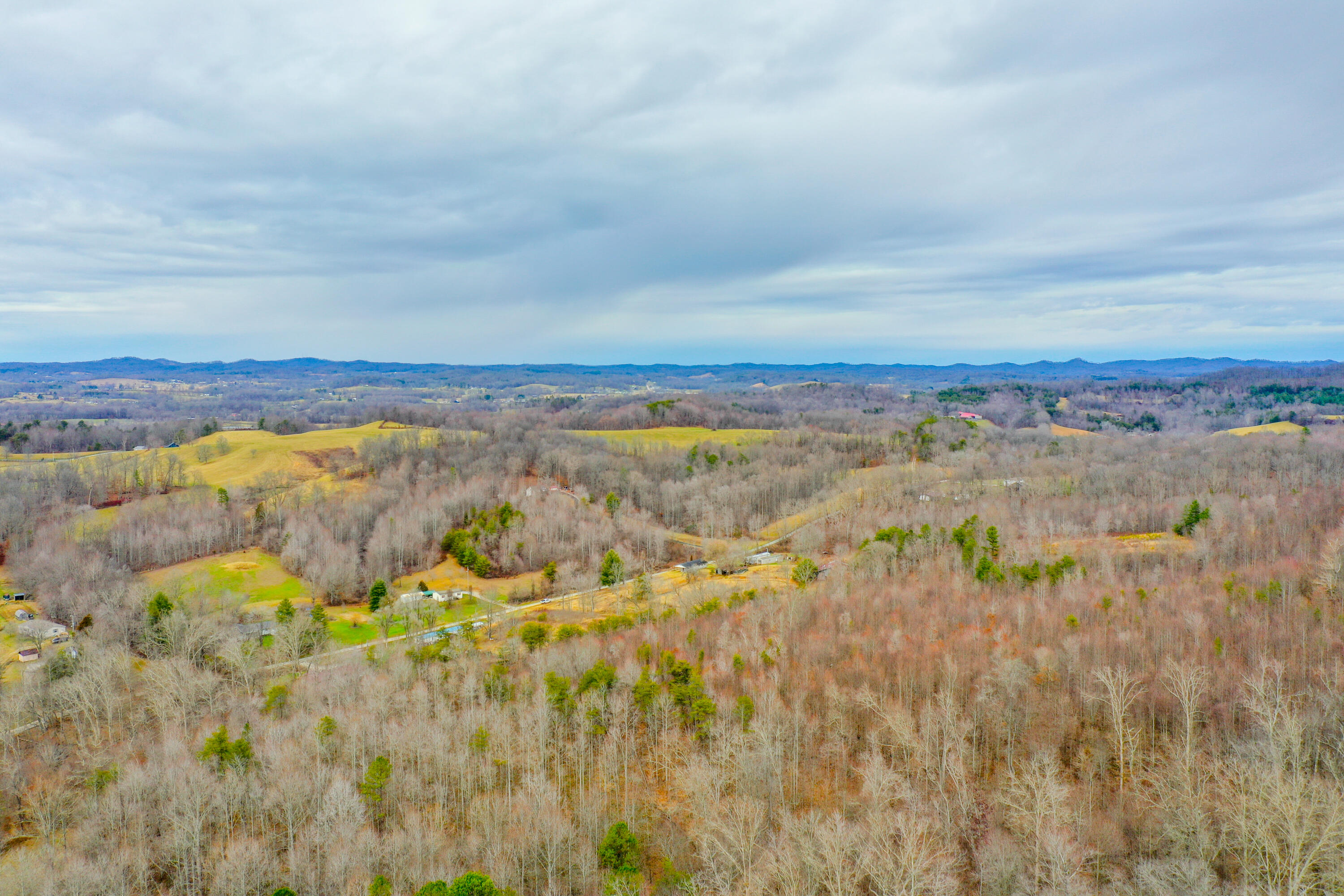 1763 Burnett Road London, KY 40744 - Photo 79 of 92 org_13fe7079ccf7e4af_1706643466000-HDR
