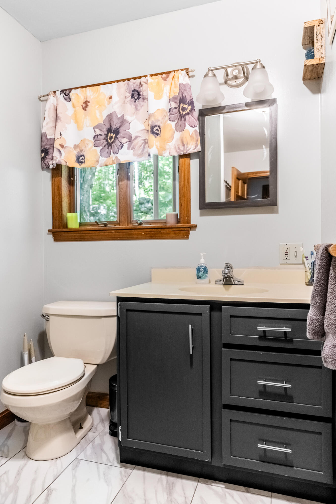79 Main Road Eddington, ME 04428 - Photo 13 of 28 Eddington Interiors-11