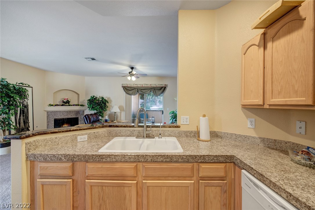 2050 West Warm Springs Road, Unit 822 Henderson, NV 89014 - Photo 11 of 34 Gallery Image 11