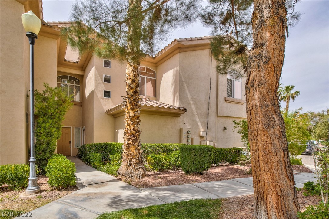 2050 West Warm Springs Road, Unit 822 Henderson, NV 89014 - Photo 2 of 34 Gallery Image 2