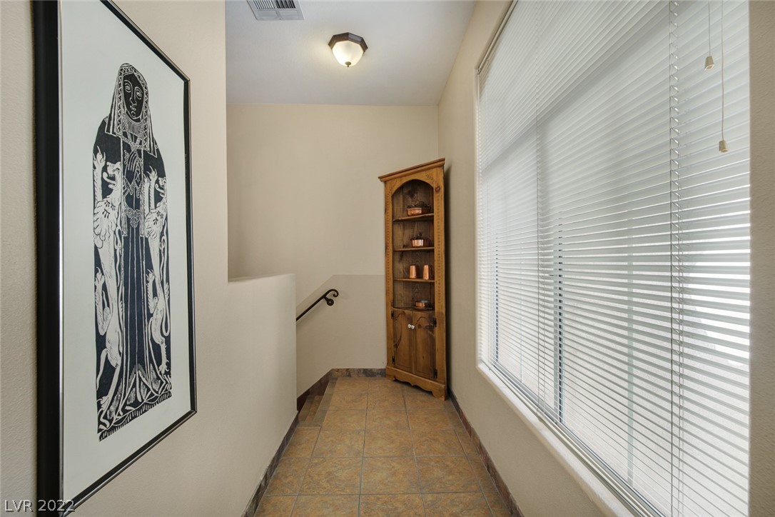 2050 West Warm Springs Road, Unit 822 Henderson, NV 89014 - Photo 4 of 34 Gallery Image 4
