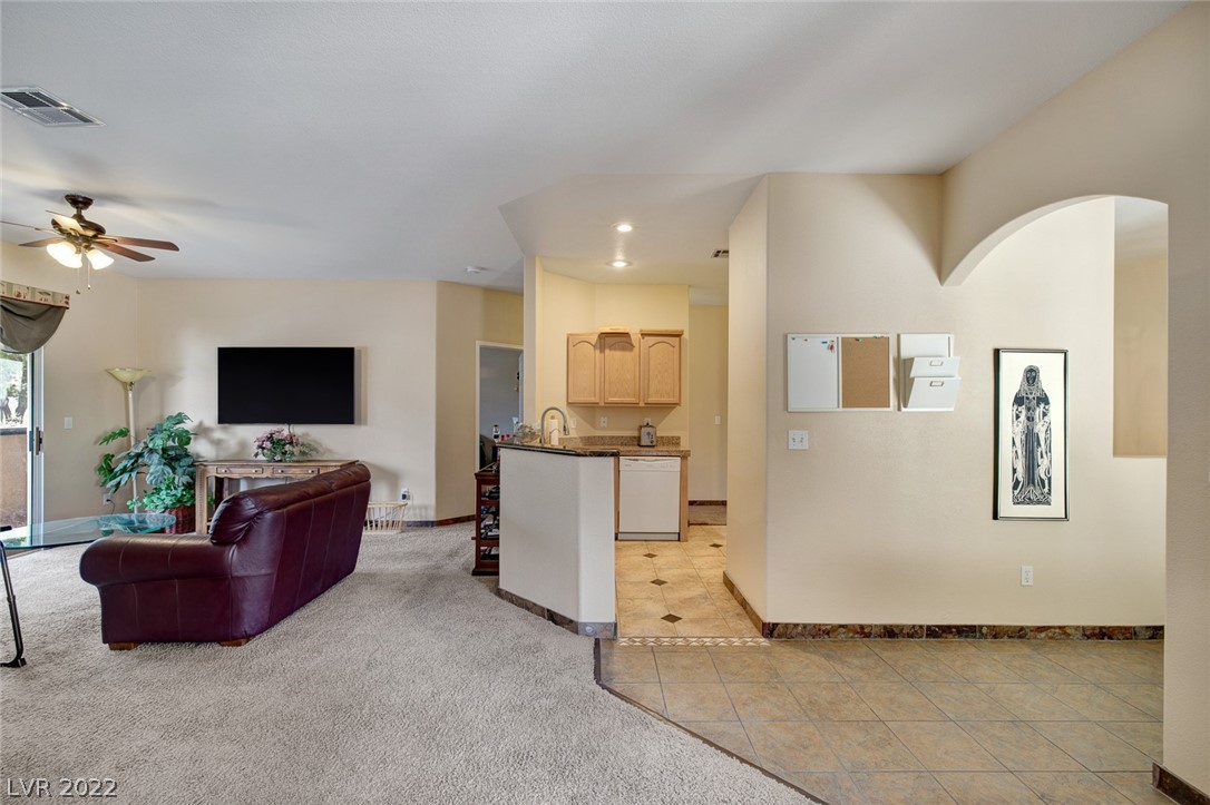 2050 West Warm Springs Road, Unit 822 Henderson, NV 89014 - Photo 7 of 34 Gallery Image 7