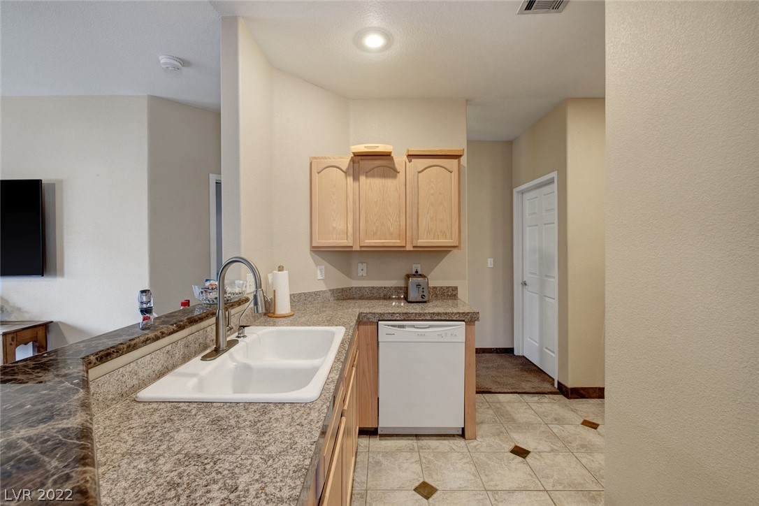 2050 West Warm Springs Road, Unit 822 Henderson, NV 89014 - Photo 8 of 34 Gallery Image 8