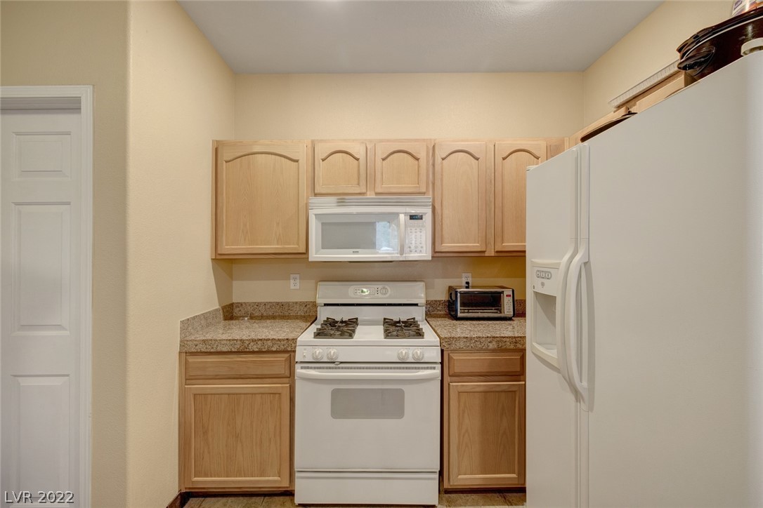 2050 West Warm Springs Road, Unit 822 Henderson, NV 89014 - Photo 9 of 34 Gallery Image 9