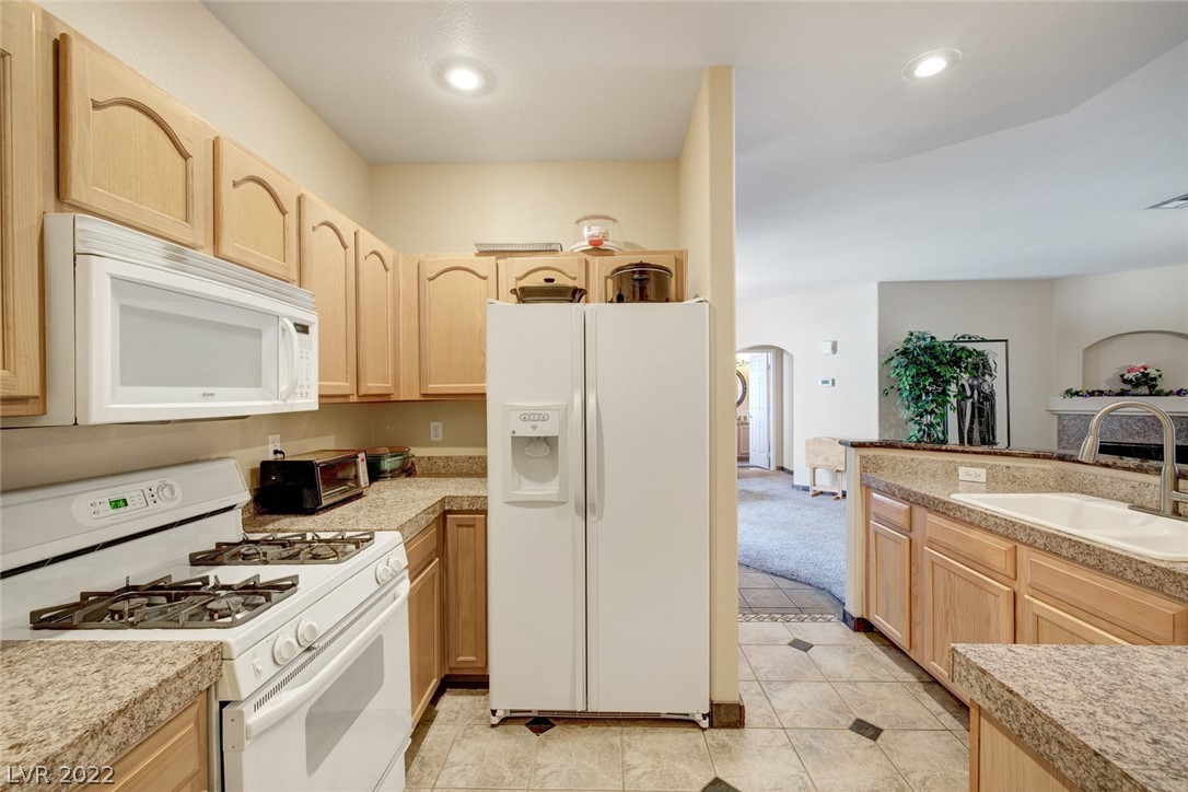 2050 West Warm Springs Road, Unit 822 Henderson, NV 89014 - Photo 10 of 34 Gallery Image 10