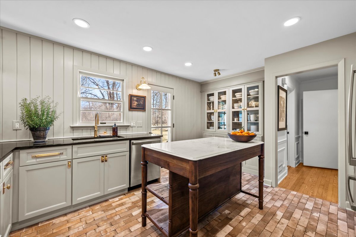 1489 North Sheridan Road Lake Forest, IL 60045 - Photo 20 of 39