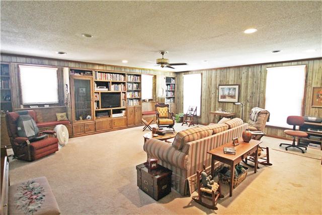 119 Sam Davis Drive Springfield, TN 37172 - Photo 2 of 19 Gallery Image 2