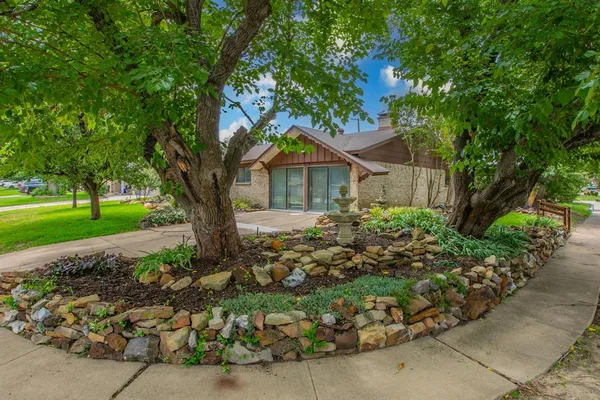 $395,000 | 3029 Esters Court, Irving, TX 75062
