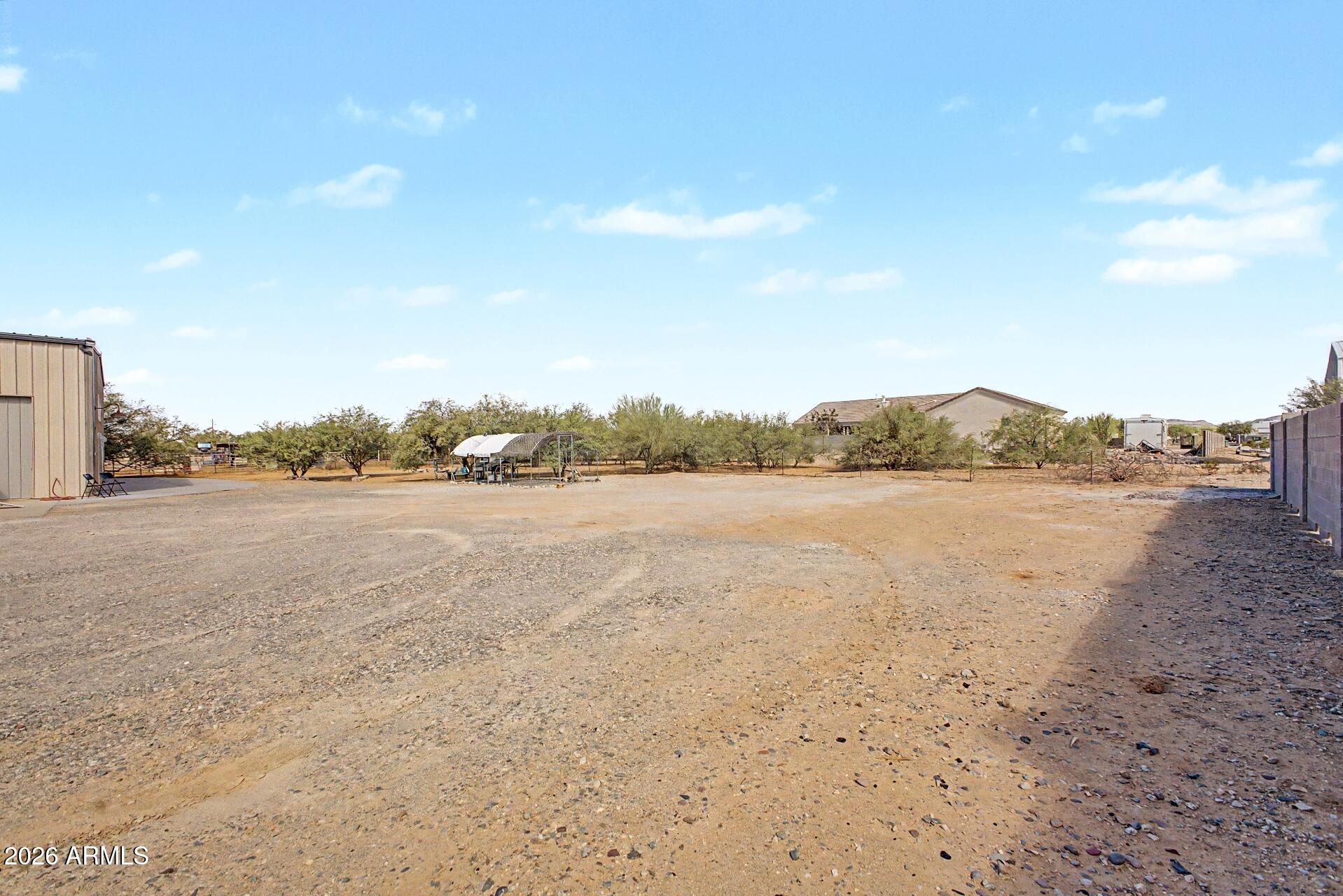 832 East Maddock Road, Unit B Phoenix, AZ 85086 - Photo 5 of 33 04 - Maddock