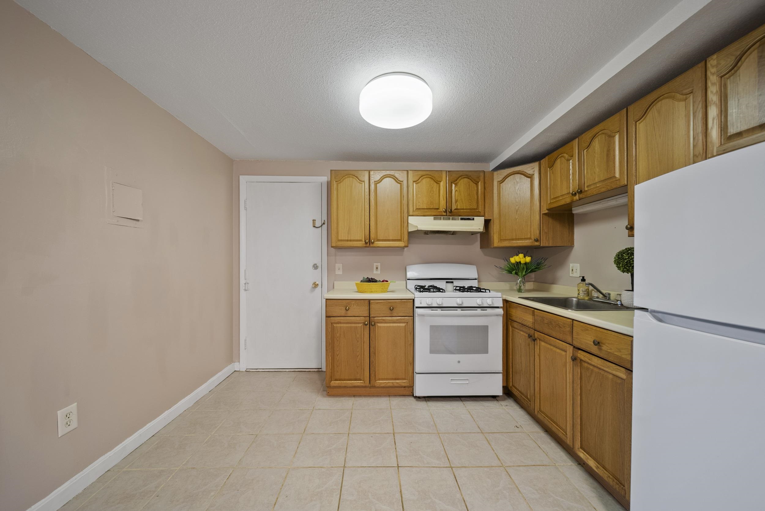 11 Tiffany Road, Unit 3 Salem, NH 03079 - Photo 11 of 28