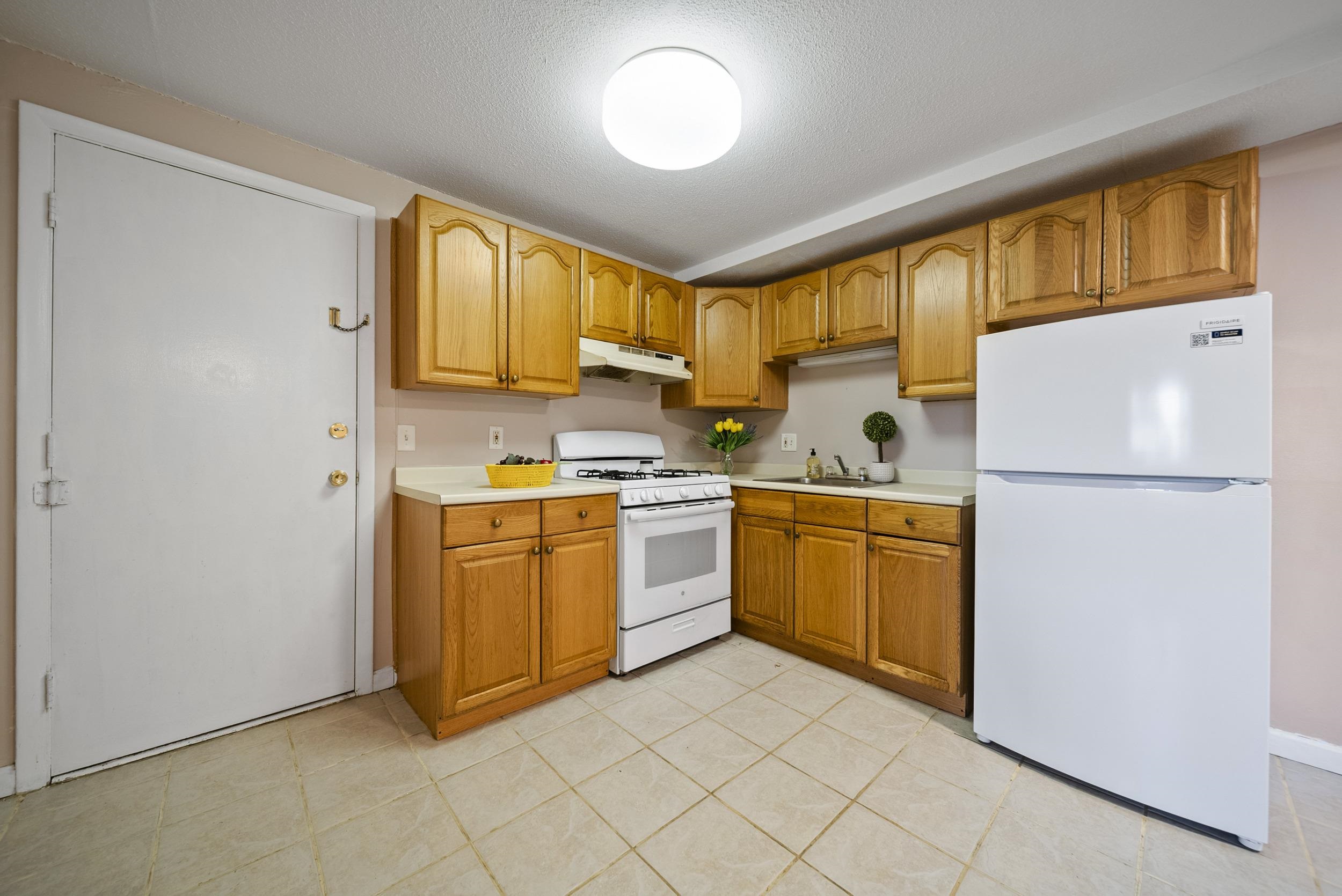 11 Tiffany Road, Unit 3 Salem, NH 03079 - Photo 10 of 28