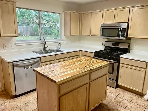 $2,395 | 2009 Mimosa Cove, Round Rock, TX 78664