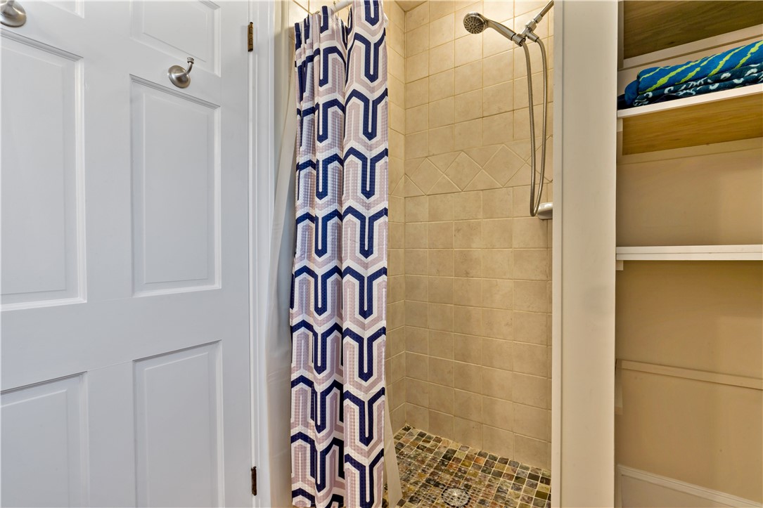 6 Gladding Court, Unit 1 Newport, RI 02840 - Photo 11 of 23