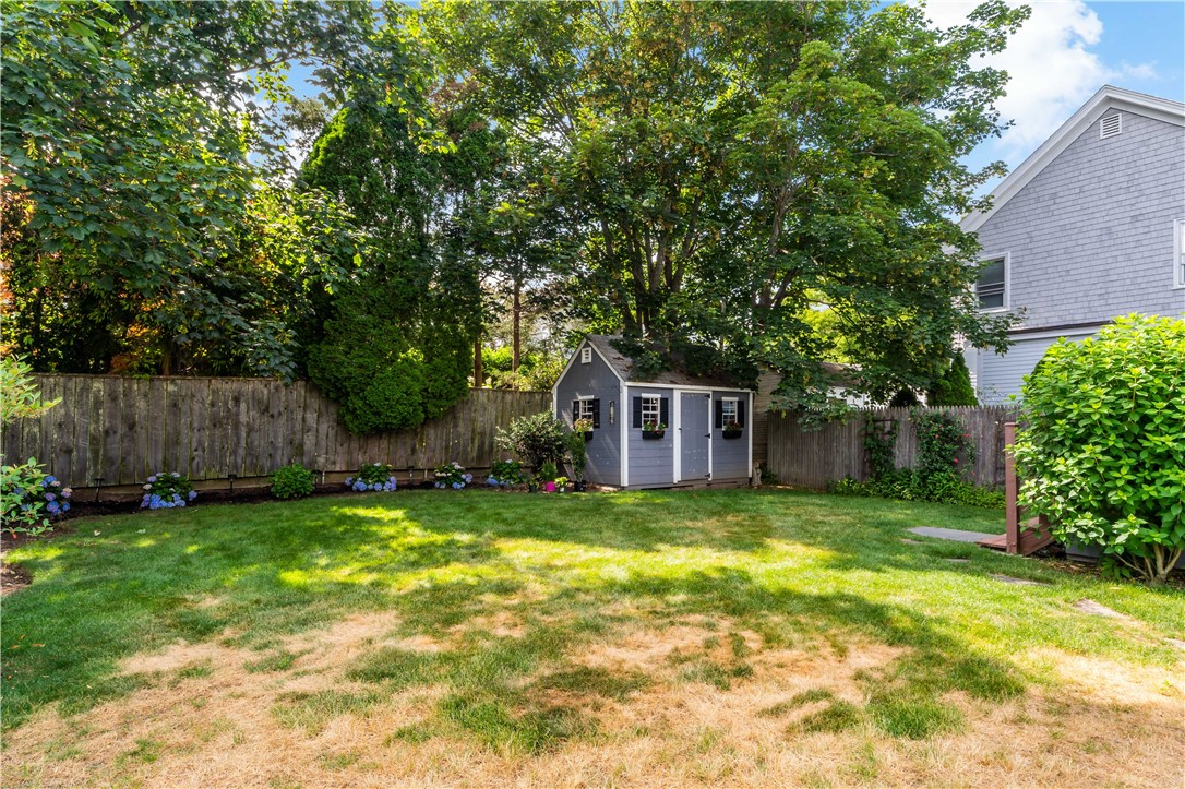 6 Gladding Court, Unit 1 Newport, RI 02840 - Photo 22 of 23