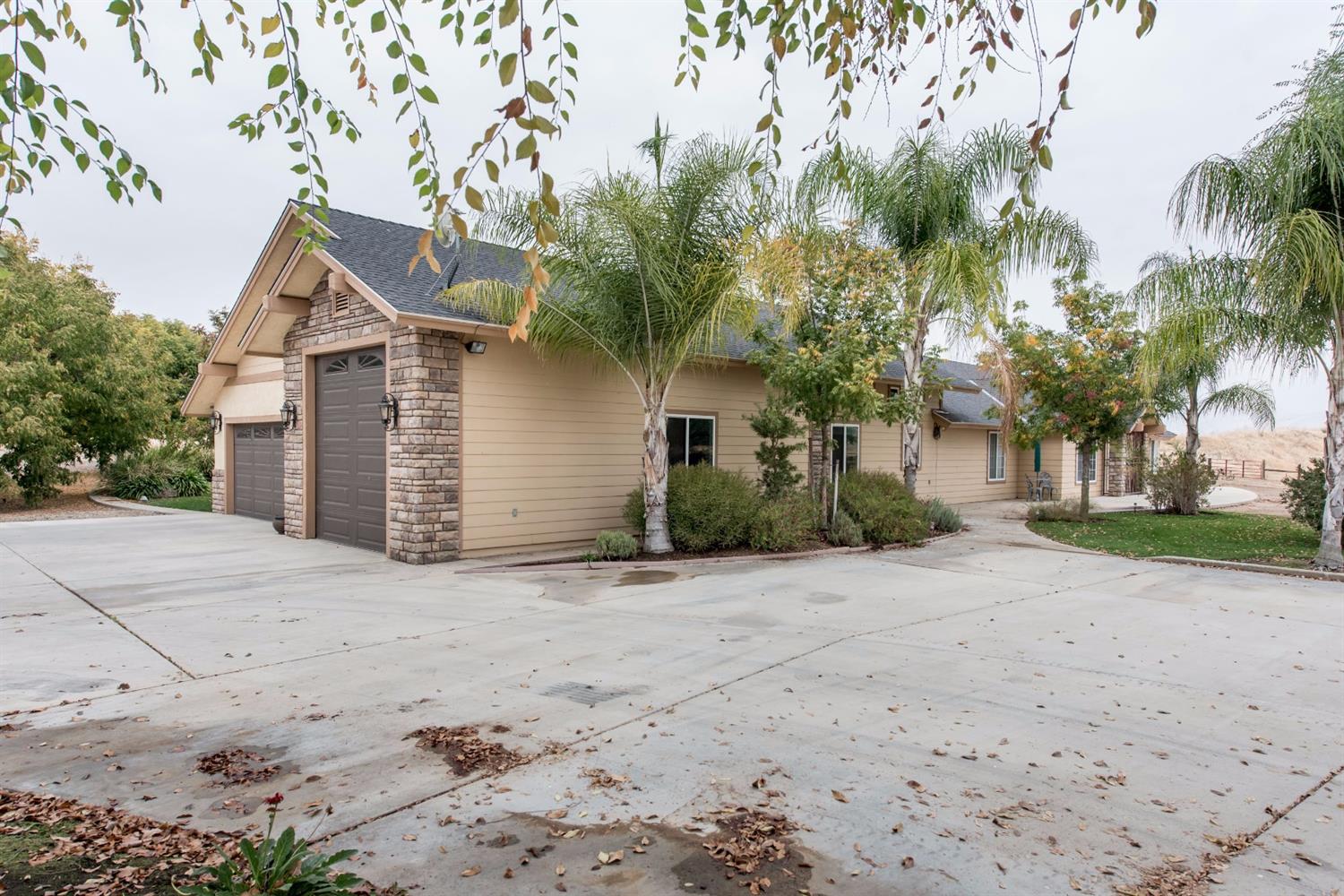 15725 Watts Valley Road Sanger, CA 93657 - Photo 3 of 41 Gallery Image 3