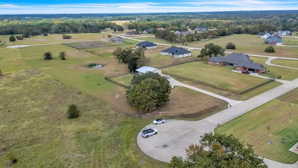 $670,000 | 2044 Eastfield Drive, Wills Point, TX 75169