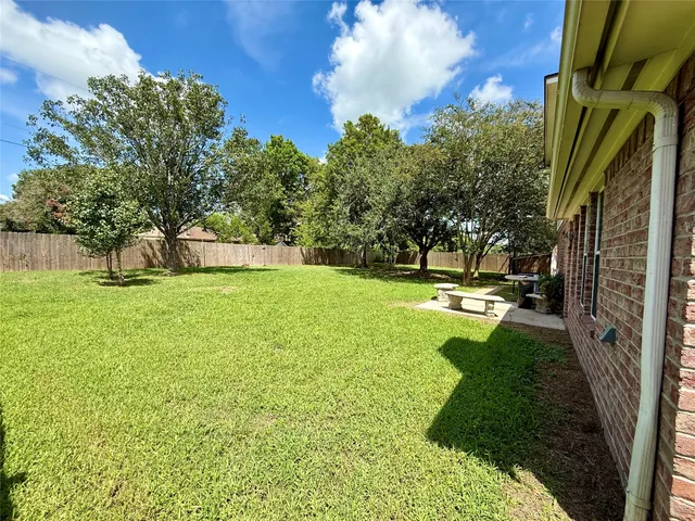 $329,900 | 805 North Belle Drive, Angleton, TX 77515
