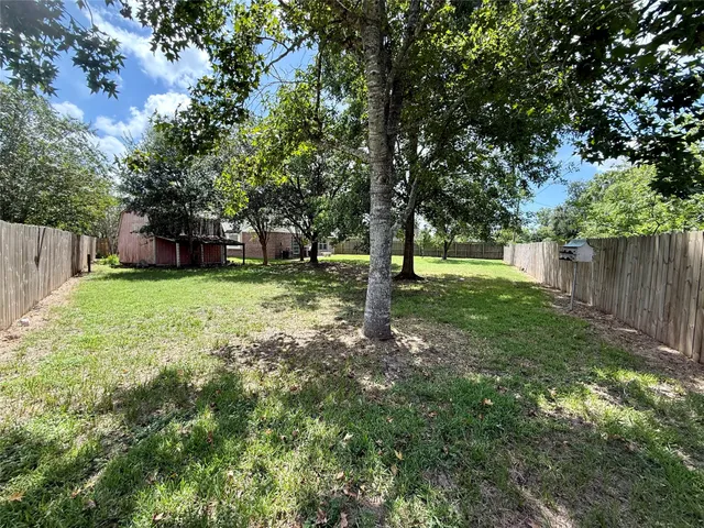 $329,900 | 805 North Belle Drive, Angleton, TX 77515